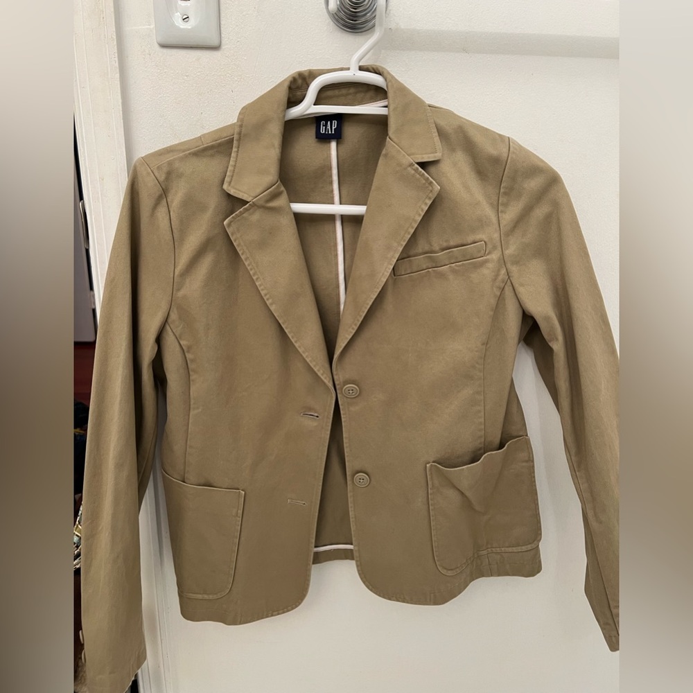 Women’s GAP Khaki blazer style  jacket. Size large. Great condition.